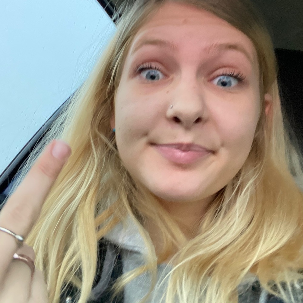 Meet your Posher, Elizabeth